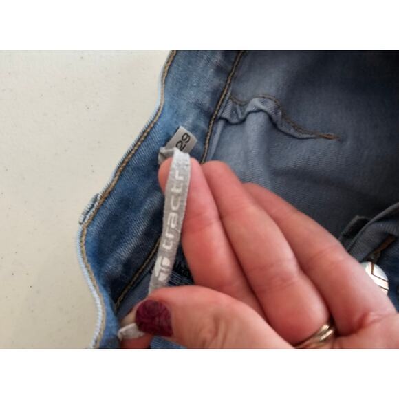 Tractr Women's Blue Medium-Wash Mid-Rise Flared Jeans Size 29 - Picture 5 of 6